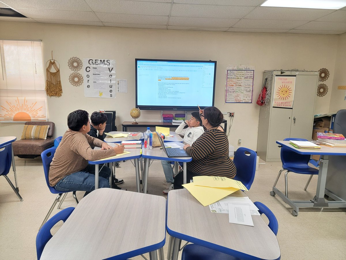 @GEMS_Middle #SanEliNation @SanElizarioISD @salcid Thank you Ms. Mitchell, Ms. Payan Mr. Villalobos, and Ms. Vitela for coming to our Saturday camp to tutor our students.