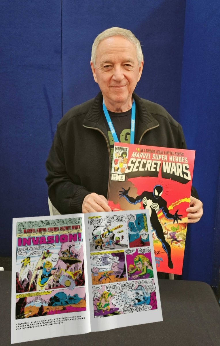 Had a great time meeting @davidyardin & @MikeZeck at @SupanovaExpo in Melbourne, Australia over the weekend. Loved chatting with them about their comic book art & couldn't resist taking a 📸 in AR with David's Amazing Spider-Man #37 & Mike's Secret Wars #8 covers / comics💙