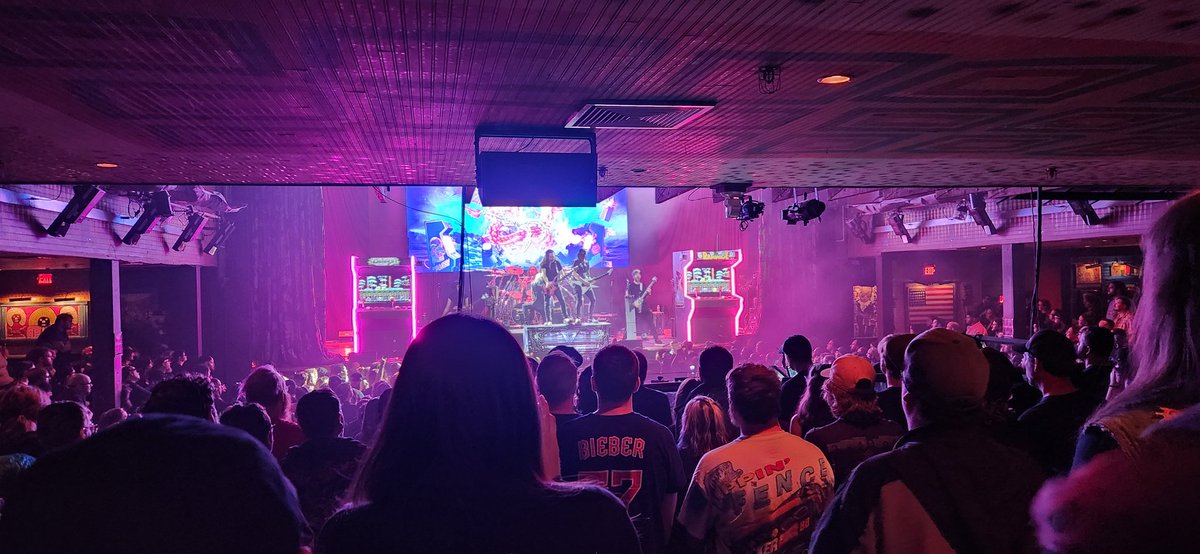 imbucket's tweet image. First time seeing Dethklok, Dragonforce, and Nekrogolblikon and they didn't disappoint, great show
#dethklok #dragonforce #nekrogoblikon
@brendonsmall @DragonForce @Nekrogoblikon