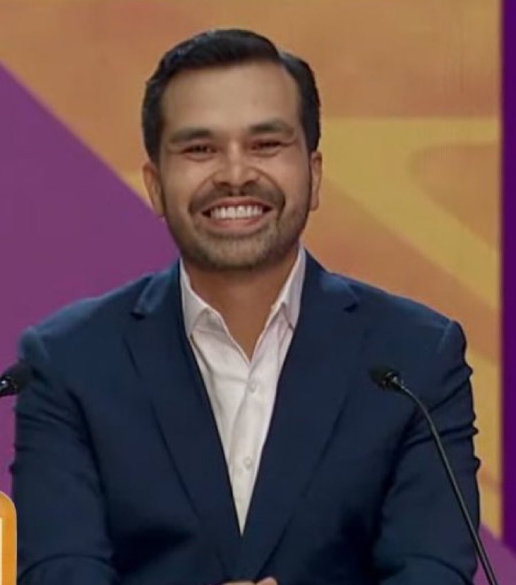 RoblazYoga's tweet photo. hola 🖕🏻 soy 🖕🏻 maynez 🫰🏻 #DebateINE https://t.co/9JSdBaKezT