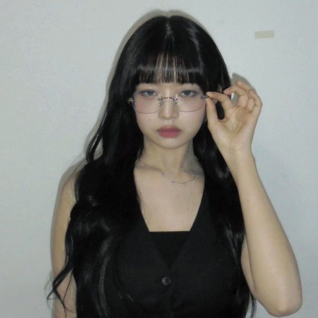 ierdnazz's tweet photo. LF interactive moots ‼️
— 🗯️ hi i’m andrei

- he/him , ‘09 , filo/eng
- not new to #stantwt #kpoptwt
- ifb and my dms are open 🫡
- mostly txt and ive’s rei 🐤
- jjk, knt, hq, csm + more  #anitwt 

rt &amp; like to spread/be moots, thank you 🙇‍♂️

#promotwt https://t.co/KI7HcrDKQz