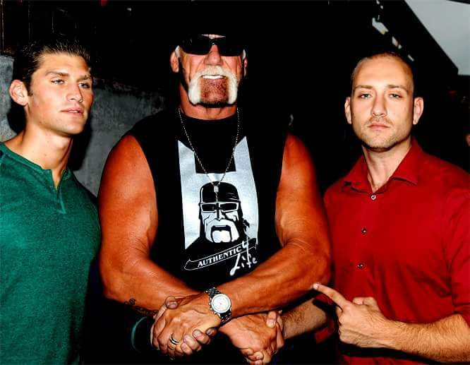 MrTonyMaurizio's tweet photo. 1,474 days champion still the standard. Always a Hulkamaniac! @HulkHogan #TeamHogan #WrestleMania #WrestleManiaXL https://t.co/iIgiLd7bsx