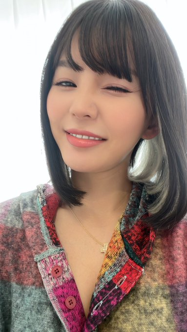 前髪って若返る😎  最近ウィッグにハマってて、毎日髪型変えてるwww みんなはどんな私がすき？😶 https://t.co/20xvlSASPp