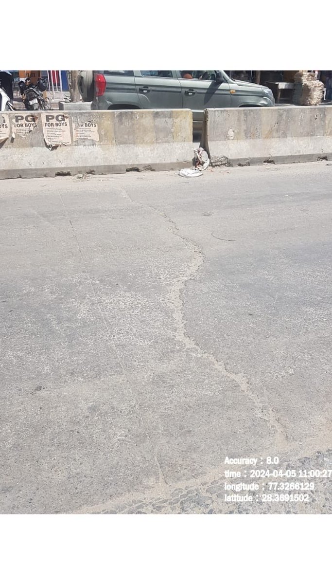 sheokand_varun's tweet photo. ⁦@cmohry⁩ ⁦@ssk303⁩ ⁦@DC_Faridabad⁩ ⁦@FTPfbd⁩ ⁦@FaridabadRegion⁩ श्री मान 12.5 करोड़ की लागत से बना YMCA चौक से Bypass ESI concrete रोड, एक साल के भीतर ही टूट गया, जिसकी मियाद 30-50 साल होती है ,पाँच साल का तो रख रखाव का ठेका भी इसी कंपनी का है, https://t.co/mseUBNFNsm