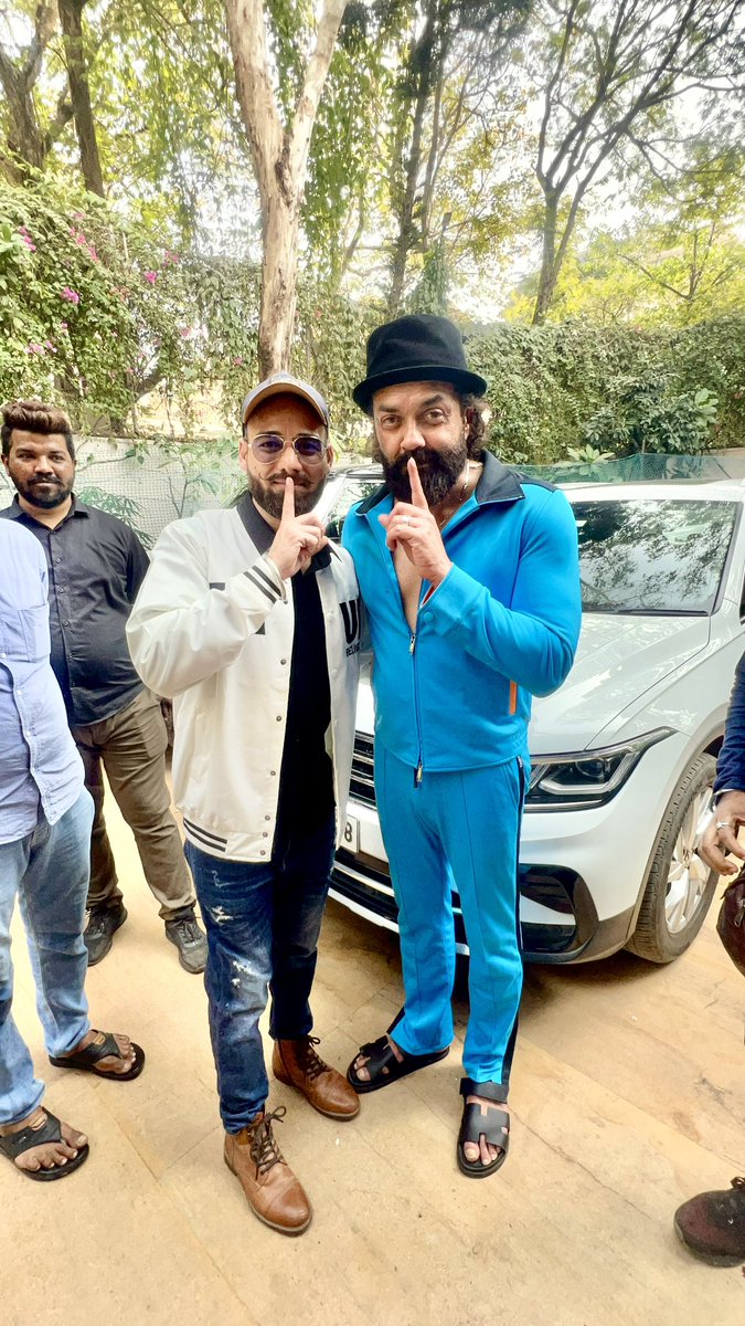 buntybdsg's tweet photo. Love you @thedeol paji https://t.co/xWH7jsUPXI