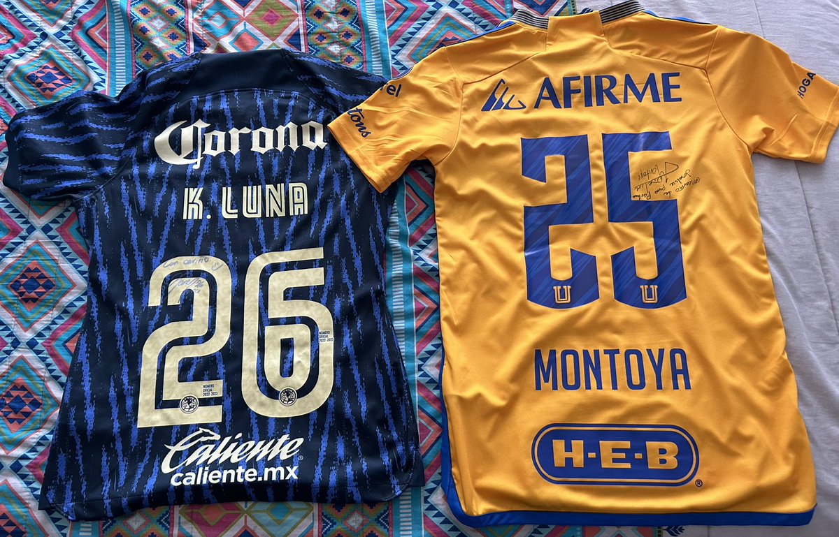 matehuala_pau's tweet photo. Lit soy la favorita de Dios, porque tengo este recuerdo de mis jugadoras favs. 😭❤️
25 y 26… ¿Coincidencia? 😮💨
#KL26 #JM25 https://t.co/7Qnx9pn0Nm