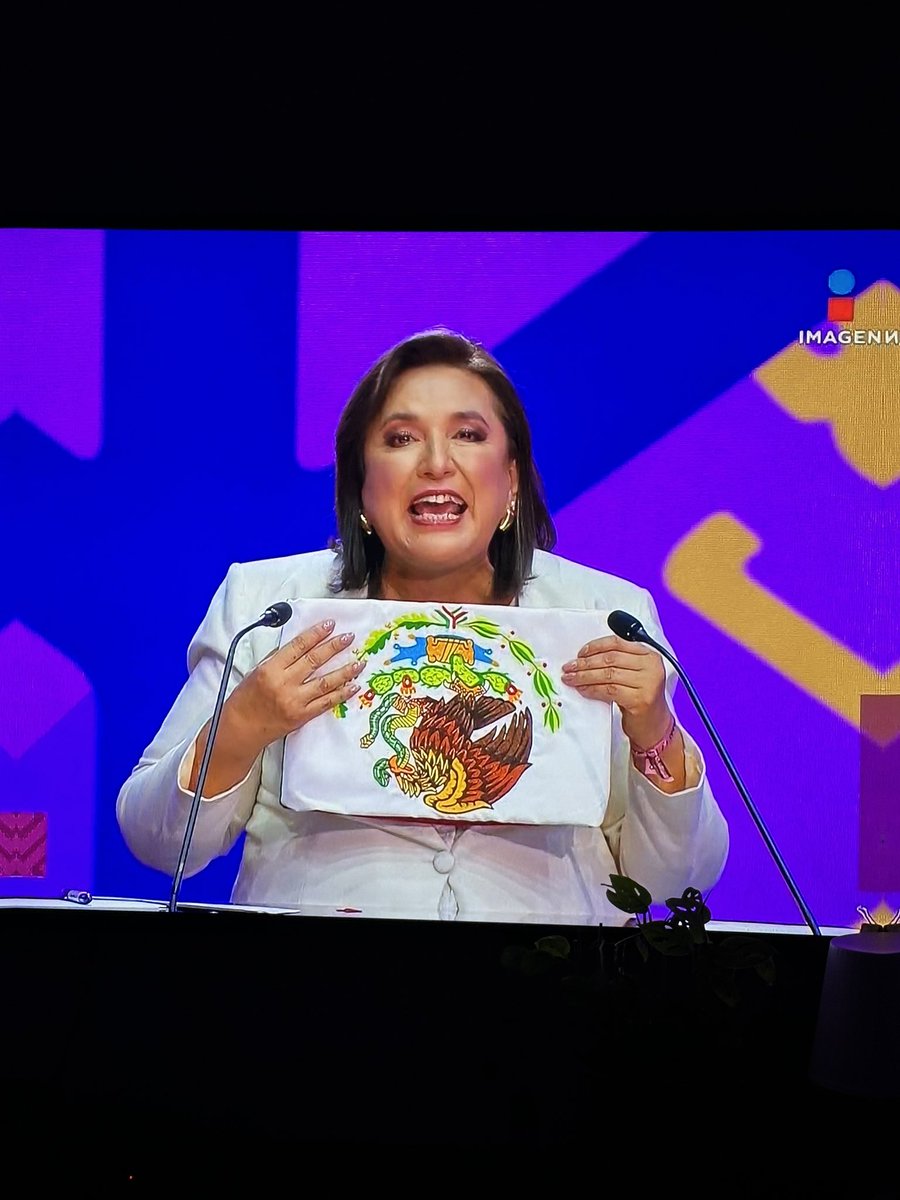 nvclevr's tweet photo. JAJAJAJ ES UNA BURLA ESTO YA #debate #debateINE https://t.co/Ys0jn2Z7lN