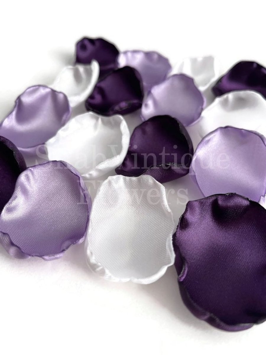 Wedding Aisle Decor, Purple, lavender, and white flower petals, birthday party, flower girl petals, fall wedding decor by ShabVintiqueFlowers dlvr.it/T5CQmk #etsyfinds #weddingcolorpallette #microwedding #weddingcolors #etsyshop