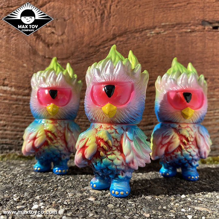 Hoots the Owl 🦉 Painted by #marknagata now via maxtoyco.com ! #maxtoy #maxtoyco #sofubi #owl #kaiju #monster