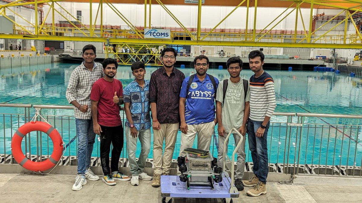 sauvcsg's tweet photo. The inaugural team taking on this challenge is Team ABYSS from Bannari Amman Institute of Technology. They have thirty minutes to successfully guide their AUV through the gate without colliding with the flare amidst challenging waves and currents.
#sauvc24 https://t.co/mVEDKFLrAD
