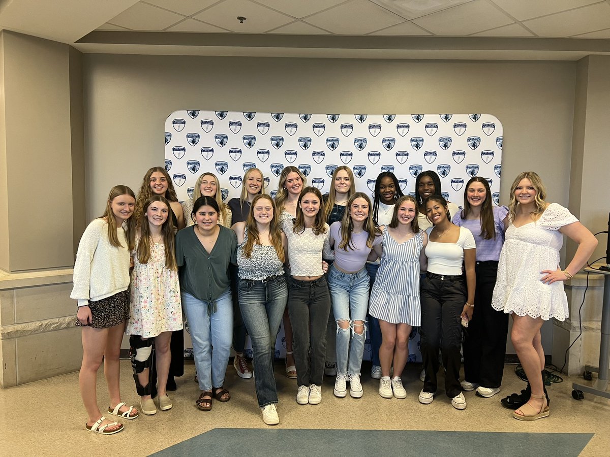 These young ladies are so special and truly hold a special place in the history for Tolton Girls Hoops. Tonight was fun celebrating the 2023-24 Tolton Catholic Lady Trailblazers. Can’t wait for the next season! Love our girls! #BetheFirst 🩵🏀🤍.