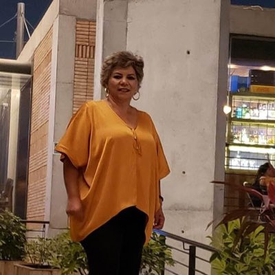 lucyzam7's tweet photo. #NuevaFotoDePerfil https://t.co/ozEKzYseDe