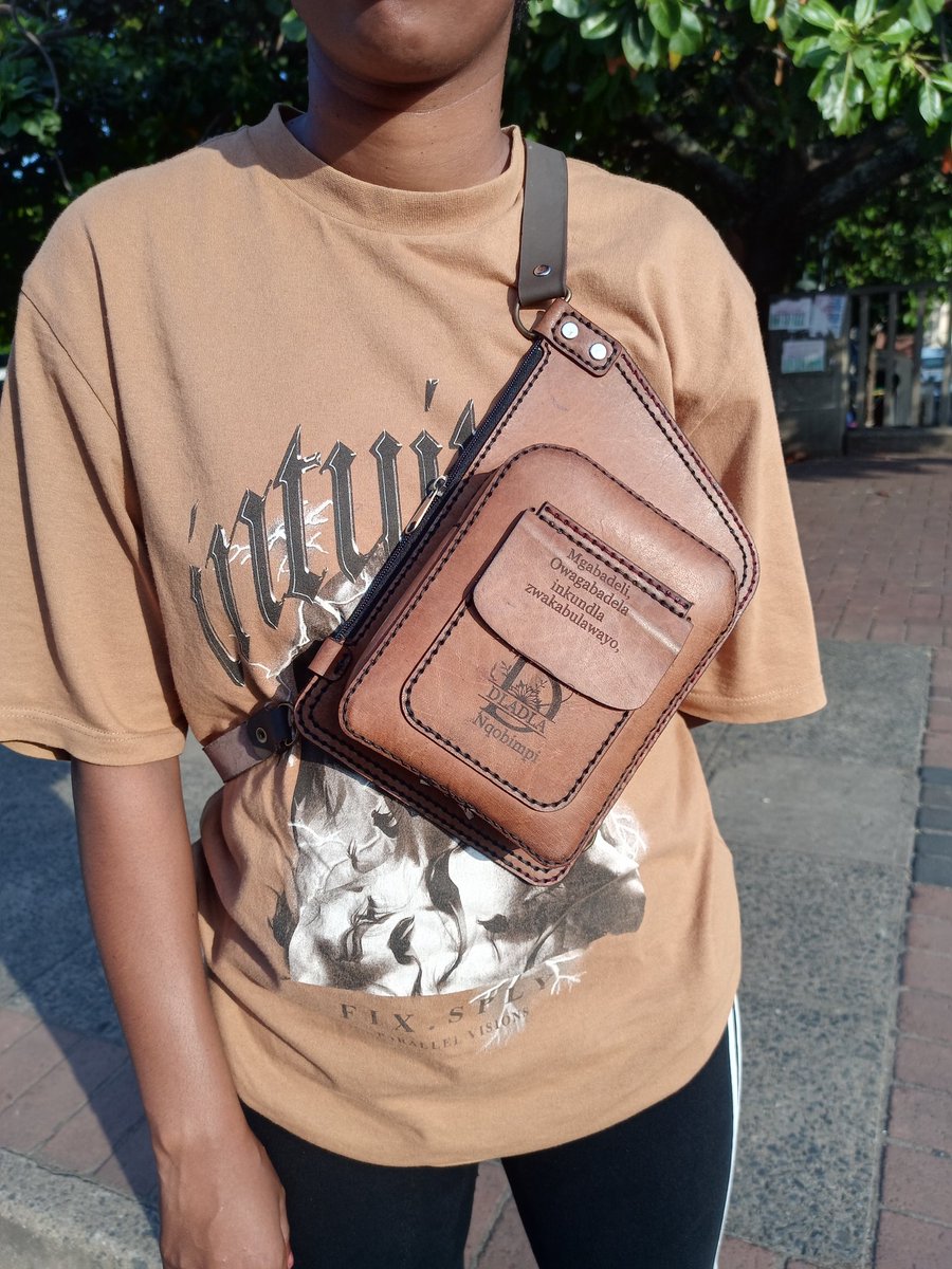 theleatherlabco's tweet photo. Introducing crossover bag. We do have it in different shades. The bag has two zip pockets and one outside for cards.

It can be personalized as well.

For inquiries please hit us on WhatsApp 076 297 3615. 

"Thabo Bester" Thobeka Chris Brown Rosebank Arthur Zwane https://t.co/gbnRSYTaht