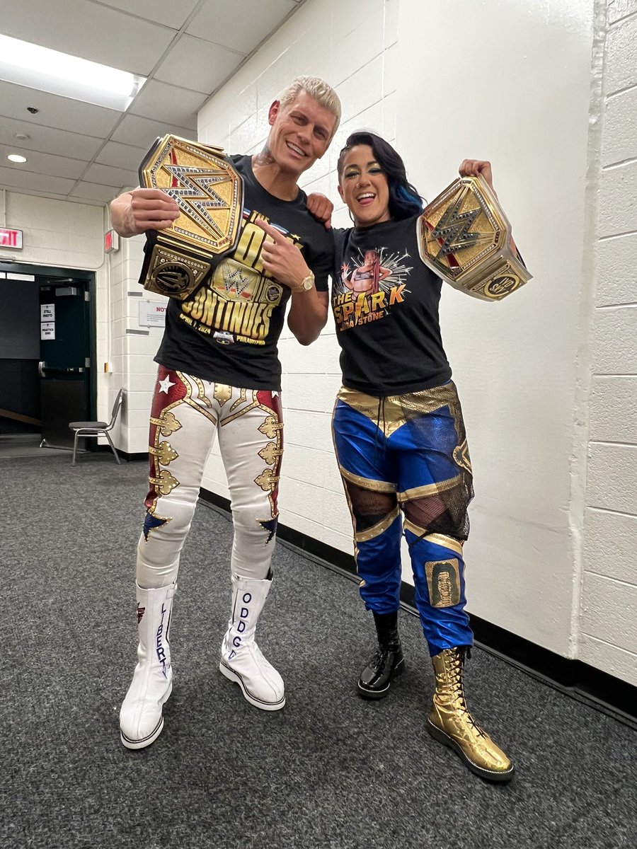 itsBayleyWWE tweet picture