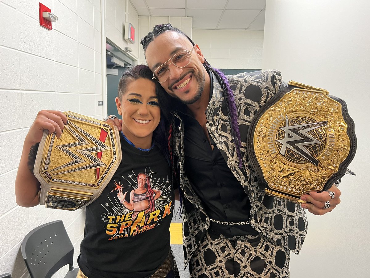 Bayley tweet media