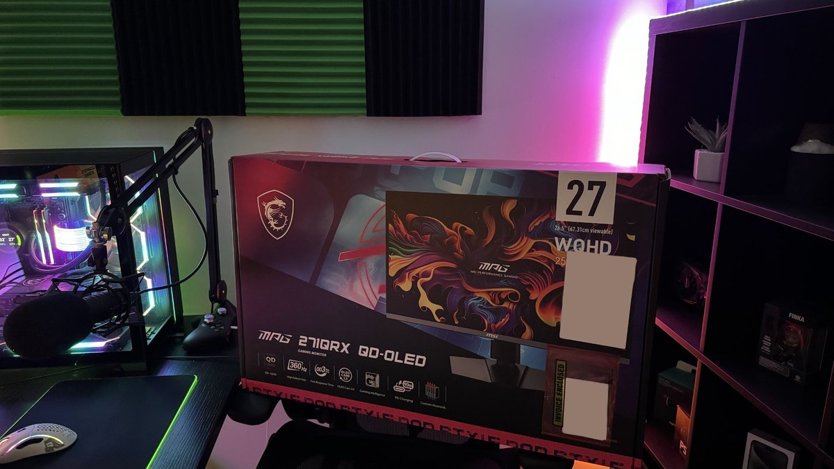 My new monitor arrived a few days ago thanks to @AustraliaMSI 🥰

Spent the weekend grinding on 360hz & 0.03 response time, surreal experience for competitive gaming. #MSI #QDOLED #Ad