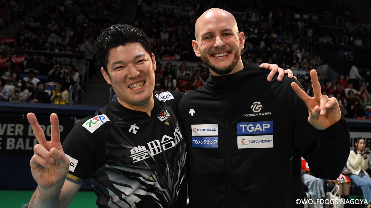 Wolfdogs_NAGOYA's tweet photo. 📷ギャラリー更新📷
🏐2023-24 https://t.co/FfsO9HLEYa STAGE
試合終了後

3月30日(土)に行われた #日本製鉄堺ブレイザーズ との5位決定戦終了後の様子をギャラリーにアップしました💁‍♂️

オフシーズンの更新もお楽しみに😌
https://t.co/s1tjtLHyy6

 #ウルフドッグス名古屋 https://t.co/wPUkMpWsHt