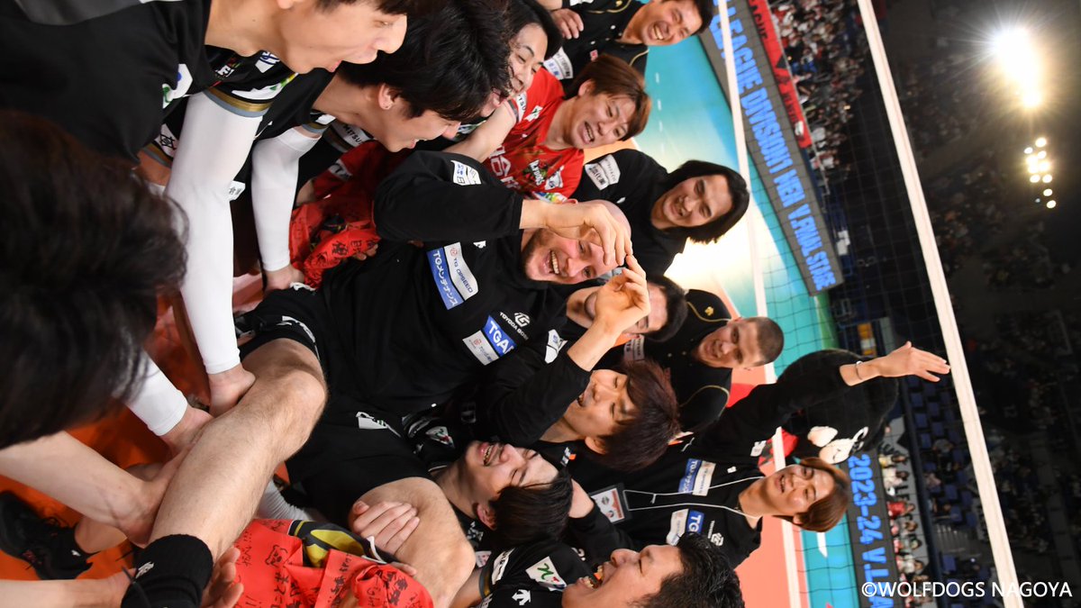 Wolfdogs_NAGOYA's tweet photo. 📷ギャラリー更新📷
🏐2023-24 https://t.co/FfsO9HLEYa STAGE
試合終了後

3月30日(土)に行われた #日本製鉄堺ブレイザーズ との5位決定戦終了後の様子をギャラリーにアップしました💁‍♂️

オフシーズンの更新もお楽しみに😌
https://t.co/s1tjtLHyy6

 #ウルフドッグス名古屋 https://t.co/wPUkMpWsHt