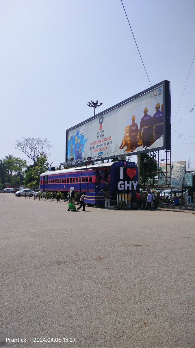 Have you visited this place yet? (At the Guwahati Railway Station)

#Guwahati #GuwahatiCity #IndianRailways #NFRailway #Assam #AwesomeAssam #justlikethat #ILoveGuwahati