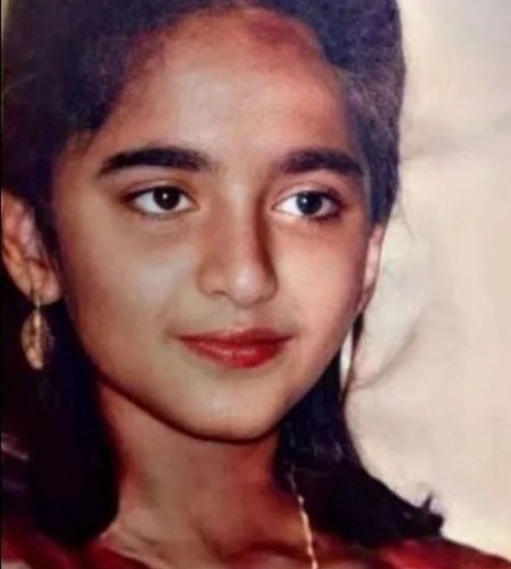 Guess who? Hint: She is a Sweety and a Shetty!

 #Guesswho #Guess #Guessinggame #Games #Game #Guessit #celeb