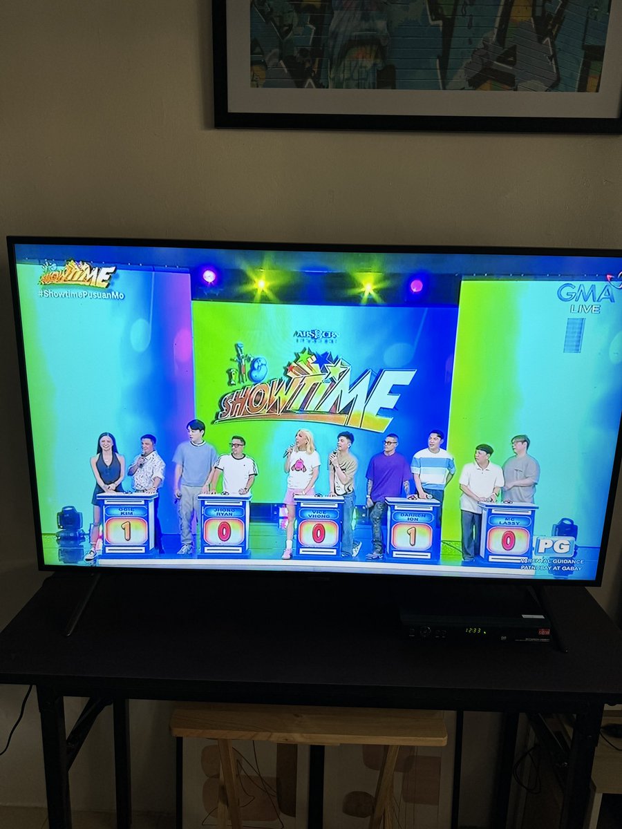 marcorecommends's tweet photo. Surreal pa rin yung Showtime sa GMA. Haha! Ang galing! Haha!#ShowtimePusuanMo https://t.co/XQoK9byOLz