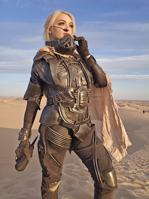 I finished my dune suit 😭 https://t.co/2ofd1Qvcdj