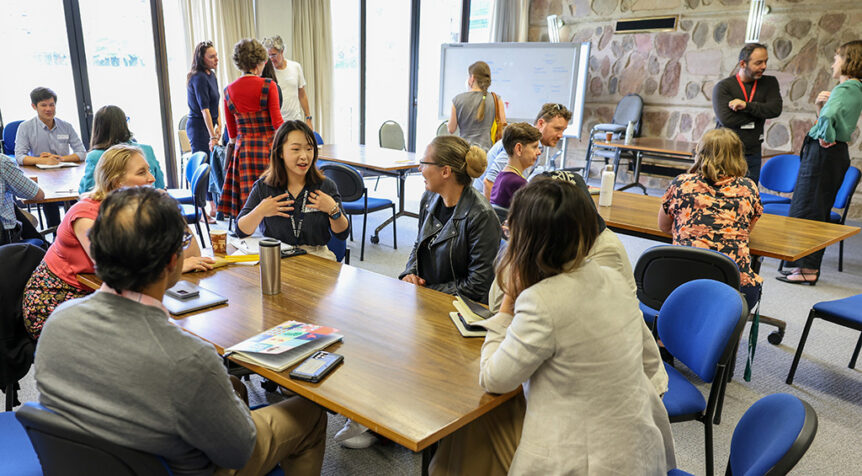 ANU Strategic Learning & Teaching Grant recipients unite! 🌟👥 Building connections & sharing project experiences after a productive few months. Read more here: teaching.weblogs.anu.edu.au/2024/04/04/rec…