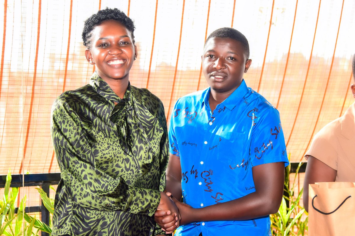 dndyaba's tweet image. Dear @OdurDerrick, i think Muzoora Robert was the best at #Luseke. How he thought about @PNyamutoro &amp;amp; @eddykenzoficial in one photo.