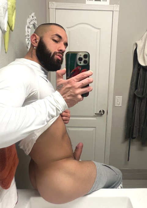 Got a handful for you&hellip; ✊😉 https://t.co/F9bda64FN4