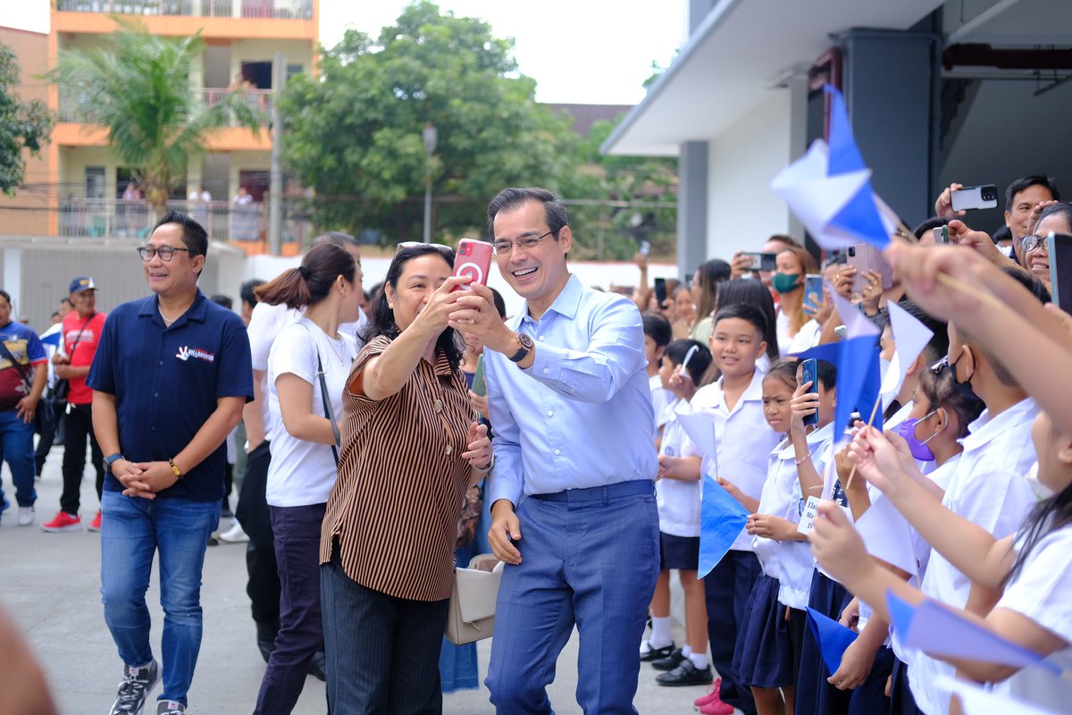 Sparkle GMA Artist Center tweet media