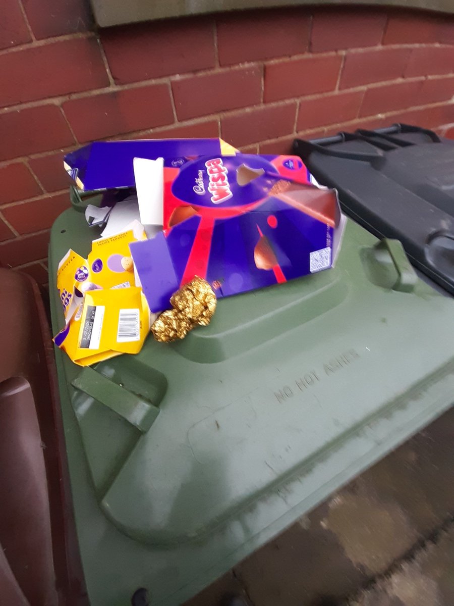 Did you go the egg-stra mile and finish off all your choccy Easter Eggs 🍫 yet? Just so you know...the cardboard, the foil and the plastic egg holder thing are all recyclable! leeds.gov.uk/greenbin