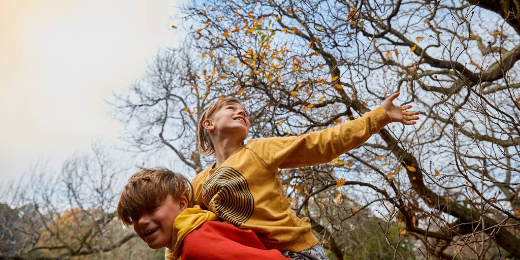 Nature Play at Royal Botanic Gardens Melbourne is on tomorrow and Wednesday! 🍂 Suitable for all ages, our free autumn Nature Play days are a perfect school holidays day out. 📆 Tue 9 & Wed 10 April ⏰ 10am - 2pm 📍 Melbourne Gardens More info at: bit.ly/3nOzXR4