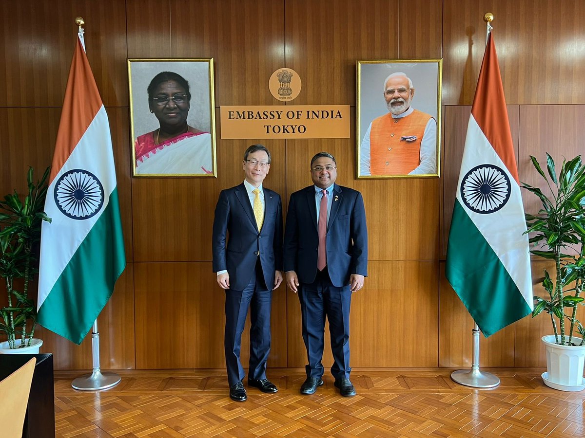Ambassador @AmbSibiGeorge and Mr. Noboru Saito, President & CEO, TDK Corporation discussed strengthening business and investment ties between India & Japan. #ConnectingHimalayaswithMountFuji