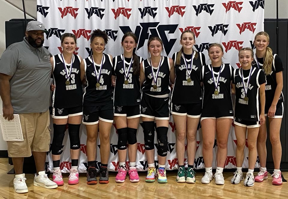 rmorgan3442's tweet photo. Oklahoma Swarm Showcase 2028  is the Champions of The Ladies Hardwood event in Norman this weekend going 5-0. Proud of these Ladies #keepworking #GoSwarmGo #Swarm1 https://t.co/XMSFosyJmS
