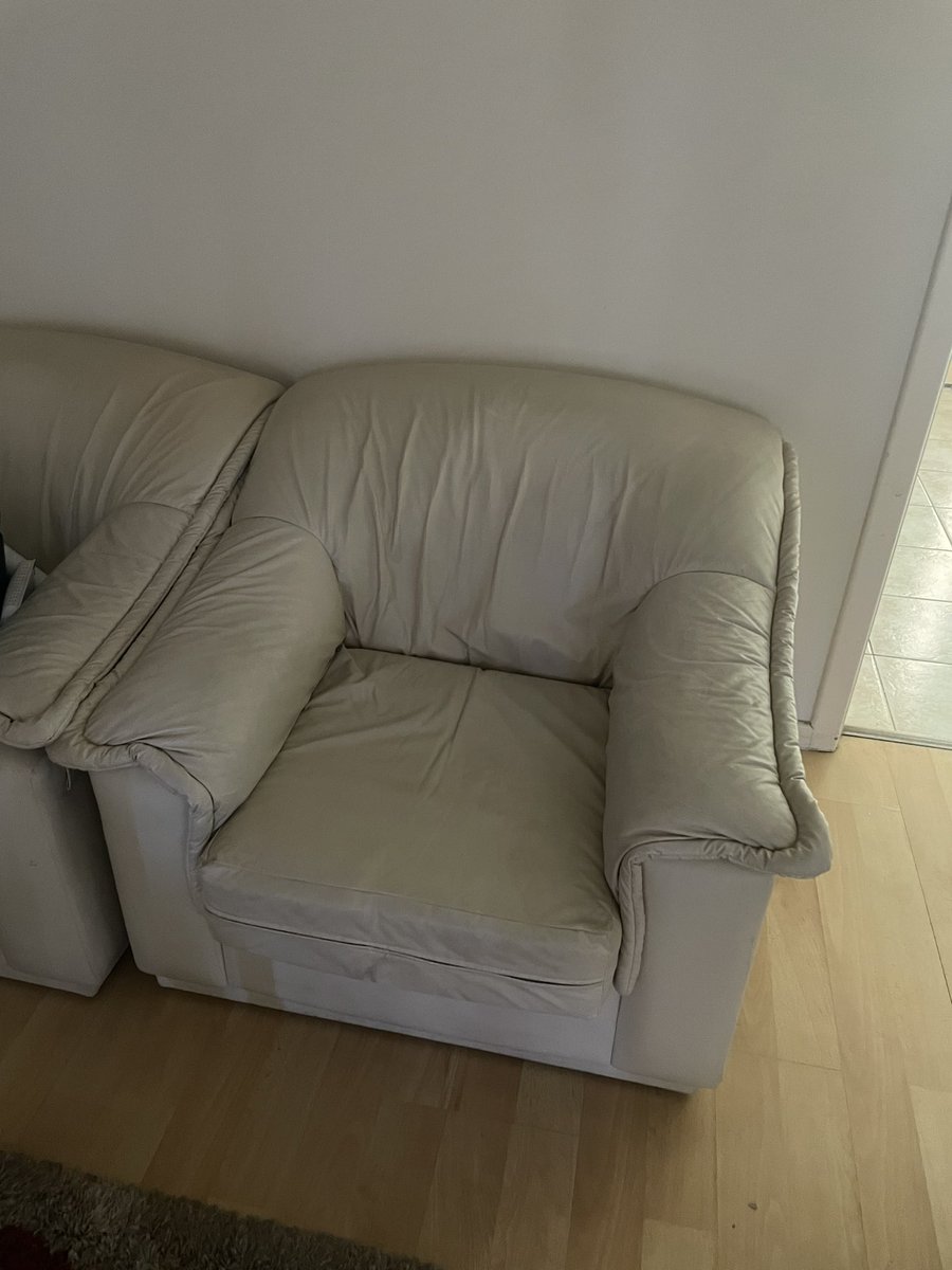 AfamSlayer's tweet photo. AFAM 10: lt was just a 20mins interval from afam 9 when this daddy 46 years old with wife and one kid, 6 foot messaged me if I can host now and I casually said yes and gave him my address. Next thing he replied was he was on the way and my slut hole and horniness cannot contain. https://t.co/R0nkNIvXuI