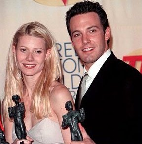 Ben Affleck and Gwyneth Paltrow at the 5th Screen Actors Guild Awards (1999). Shakespeare in Love, won Outstanding Performance by a Cast in a Motion Picture 🎭