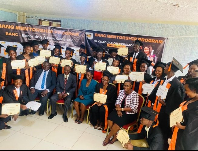 BecomingAN9767's tweet image. Kudos again as we congratulate our own #BANG mentees who graduated from the ONLINE BANG MENTORSHIP PROGRAM that lasted for 10 weeks. It was an  monday  5-7am session leaving mentess with a good VMCs structure. Kudos to the mentors; Anita and Stephen Langa
#VMCs
#BANG