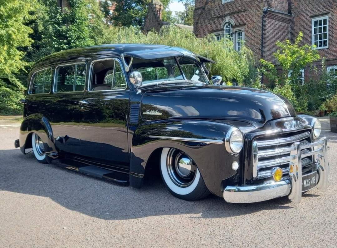 #BuenosDiasMundo 
#Felizlunes
1951 GMC Chevrolet Suburban