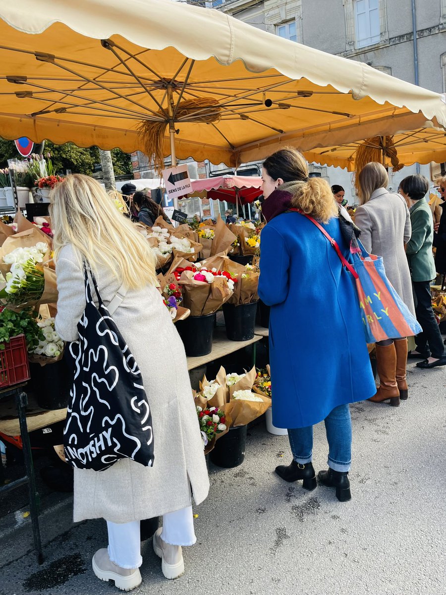 Le marché de Vannes, Morbihan 

#Bretagne

📸 : Wendy⚓️Bretagne✨ ©