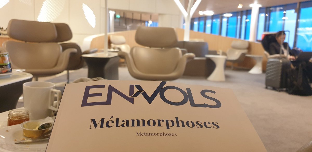 Kafka_project's tweet photo. The Metamorphosis team is nicely welcomed at the airport by Air France. On our way to visit Ron Bonett and film a lot of salamanders !!!! Tulsa Oklahoma here we go!!!!🦎🤠🇺🇸 https://t.co/ouShmyGHqj
