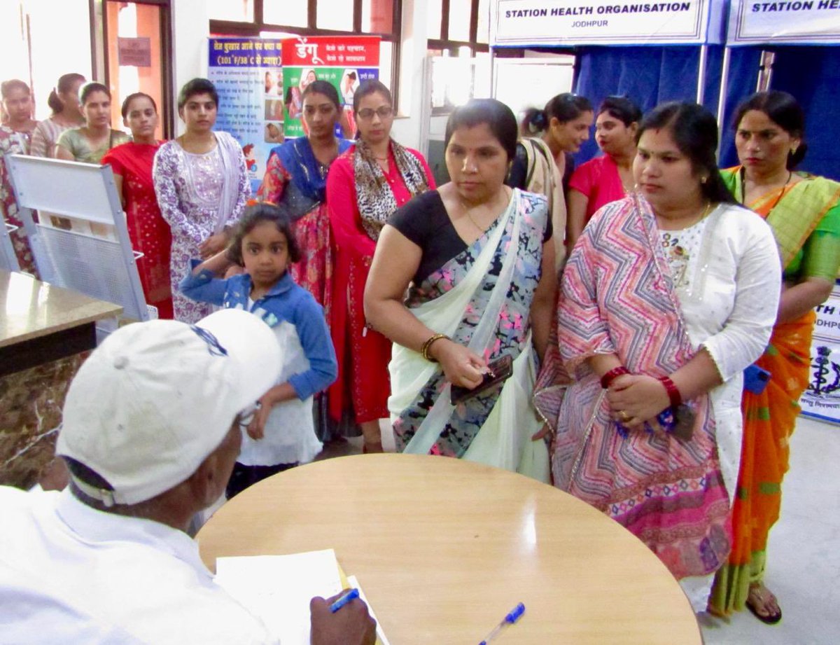 'My Health, My Right' #KonarkCorps Healers organised events at #Jodhpur to commemorate #WorldHealthDay. A Health Walk was followed by cardiovascular & diabetes risk assessment. Skit with interactive quiz & exhibition on environmental health was also conducted. #IndianArmy