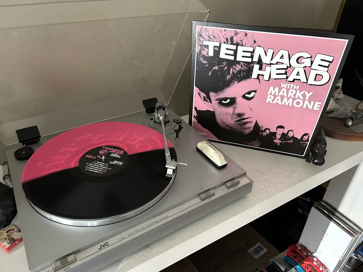 Record of the day!
#TeenageHead with #MarkyRamone
 
#Twitter #Tweet