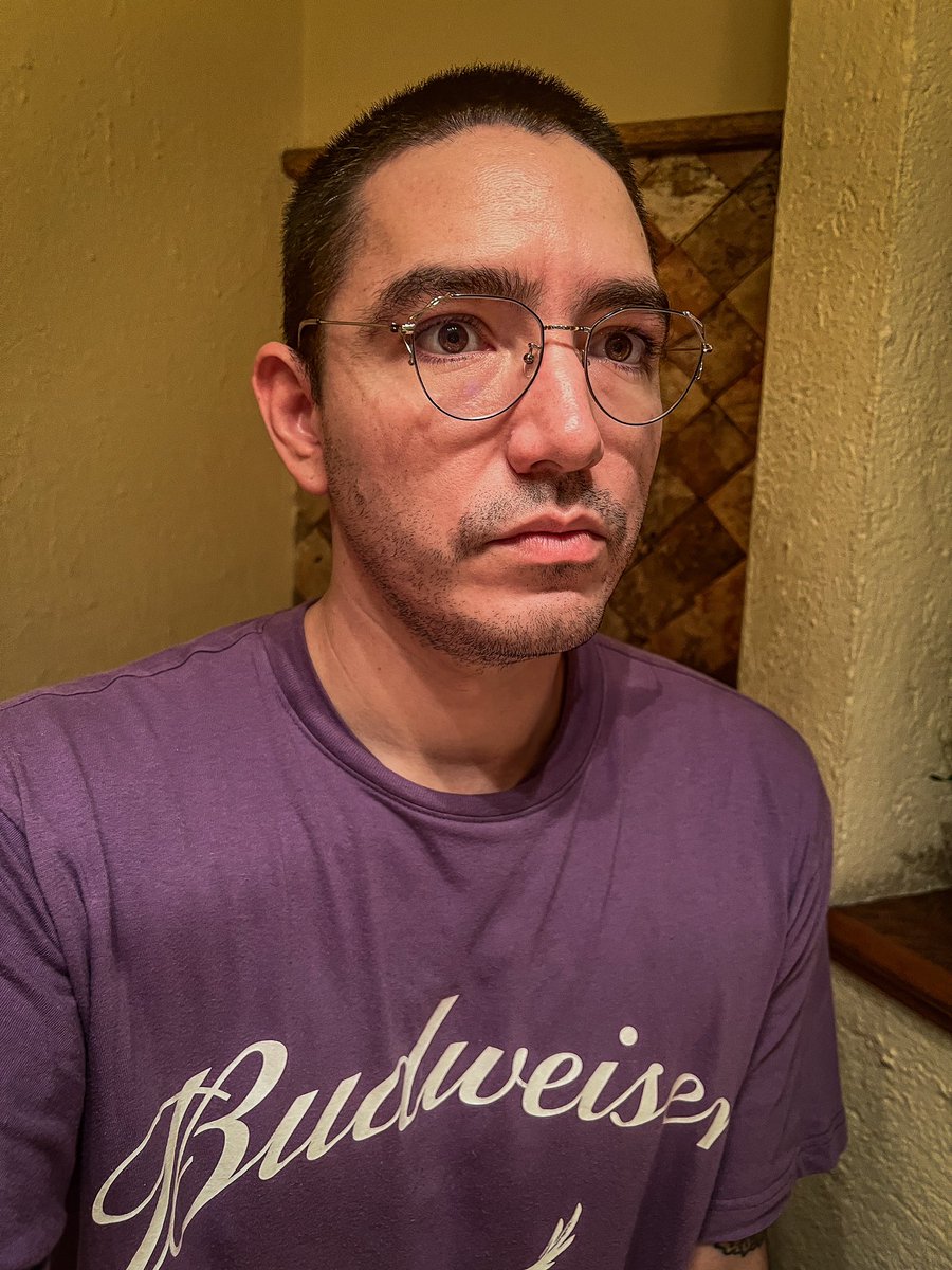 YayoGutierrez's tweet photo. El viernes voy a pasar a darme una shineada a la barbería porque ya se me está notando el pelo de chayotito. No soy mucho de decir que me crece rápido el pelo, pero... esta vez es la primera vez que lo noto. No tarda para nada en crecerme. Bonito domingo.

Mi Instagram: https://t.co/h14zVkGxPm