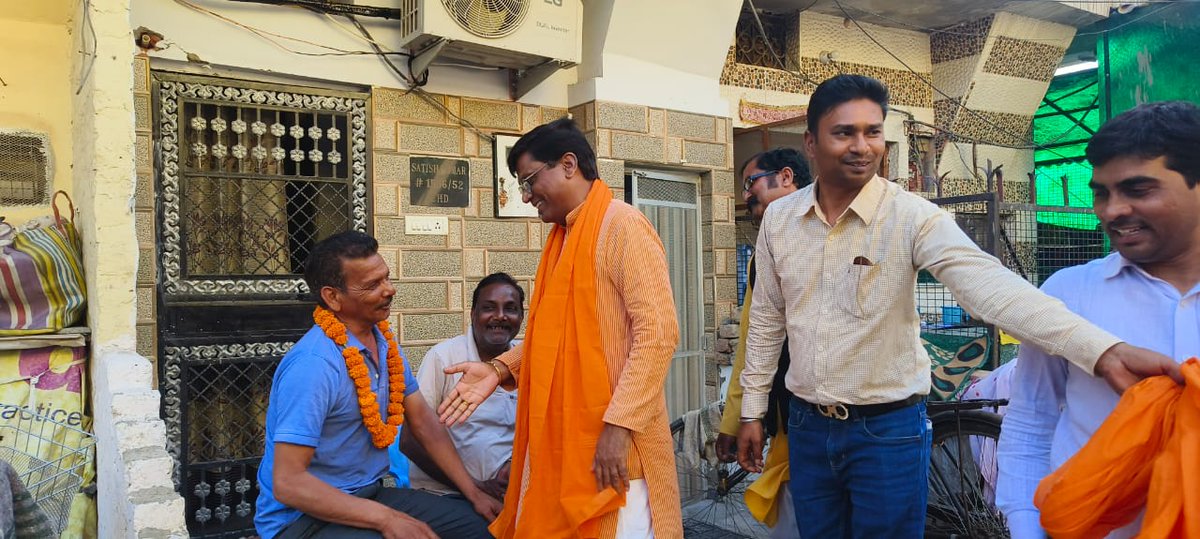 bjpscmorchachd's tweet photo. #बस्ती_संपर्क_अभियान 
"दिल्ली से आया हूं मोदी जी राम राम लाया हू "
राष्ट्रीय महामंत्री संजय निर्मल जी https://t.co/DWMQwkdLOA