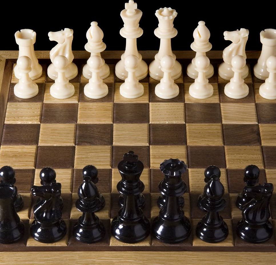 Satranç oyununda mümkün olan hamle sayısı. Evrendeki atom sayısından daha fazladır …