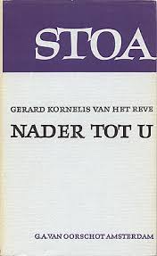 Sterfdag Gerard Reve (1923-2006), wiens stijl vanaf debuut 'De avonden' was gedrenkt in superieure ironie. Een uitzonderlijk goede brievenschrijver ook, een genot om te (her)lezen. 'Vooruitgang bestaat niet, en dat is maar goed ook, want zoals het is, is het al erg genoeg.'