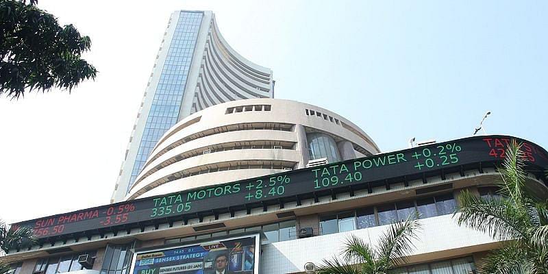 IndianTechGuide's tweet photo. 🚨 New Record !

Market capitalisation of all listed stocks on BSE hit the Rs 400 lakh crore milestone for the first time ever. https://t.co/TzcTeYgffl