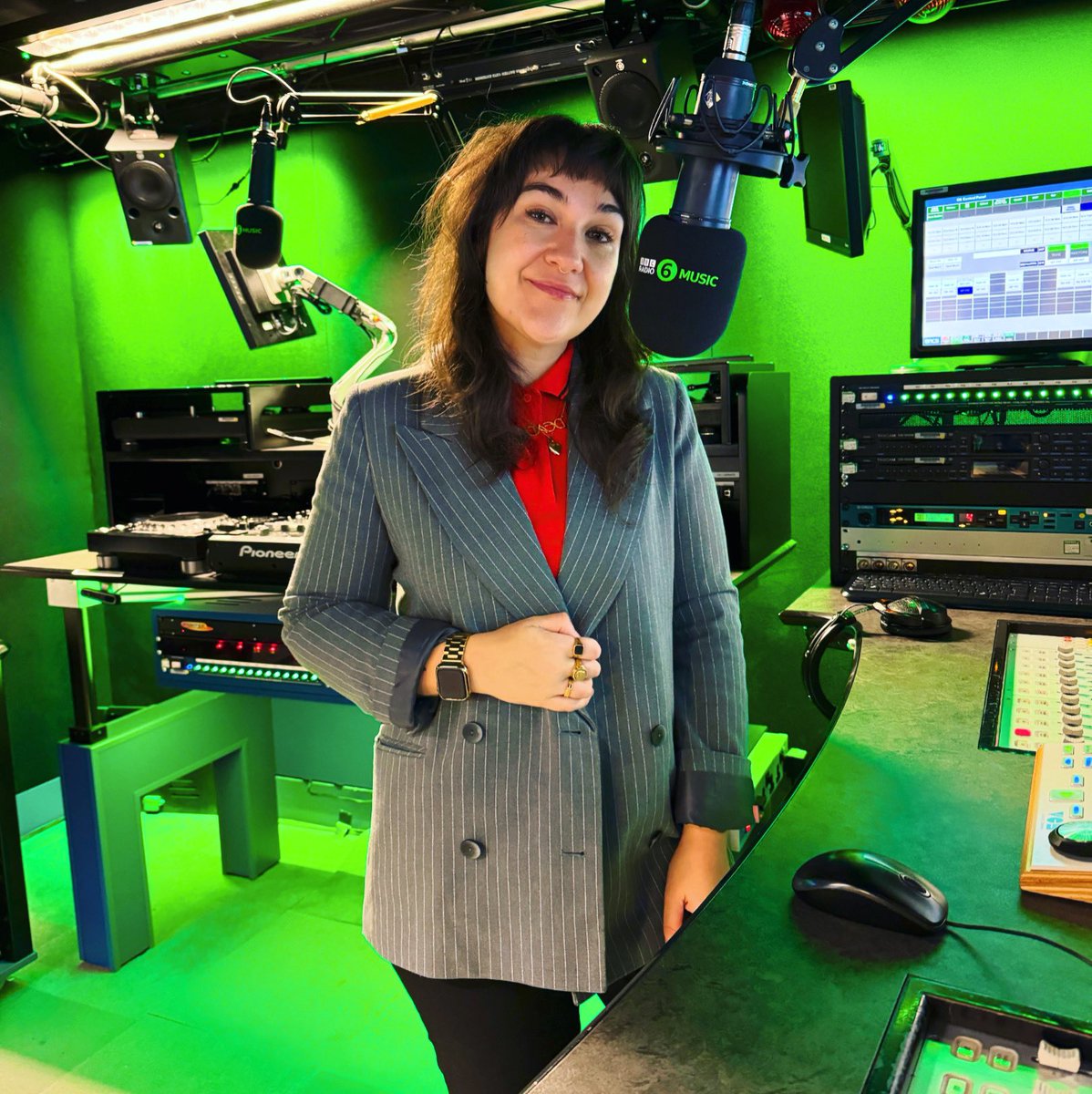 Hey guess what?! I’m back for breakfast on @BBC6Music! In for LL this week from the very lovely and very green LDN studios. Music this morning from Gil Scott Heron, Kelis, Beta Band, Al Green, Khruangbin, Bryan Ferry & MORE get into it from 7:30 🕢☝️