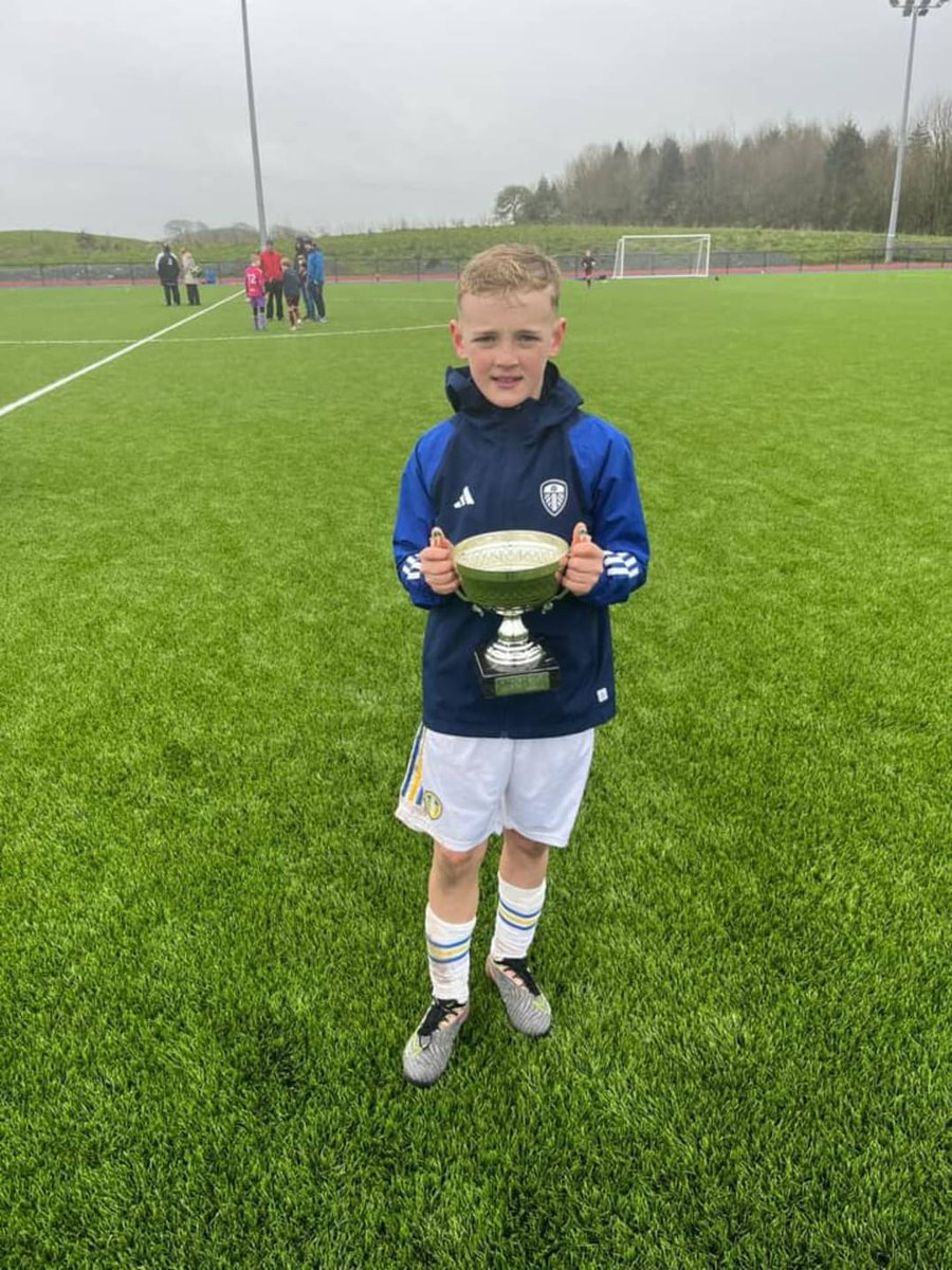 gerrymcdermotya's tweet photo. Eddie Beaglehole Cup winners 2024
Thanks to @AthenryFC , Peter,Eamon and #galwaywhites for making it a very special week for these young stars of #luffy
#youthfootball
#LeedsUnited
#athenryfc
#raheenwoodshotel
#galwayevents https://t.co/jyizEEgtxP