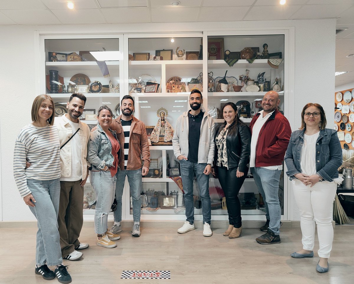 Tras la Asamblea General Extraordinaria celebrada el pasado 5 de abril, la nueva Junta Directiva queda configurada de la siguiente manera. Deseamos mucha suerte a sus componentes en su nueva andadura y agradecemos a los salientes su buena labor en estos años.